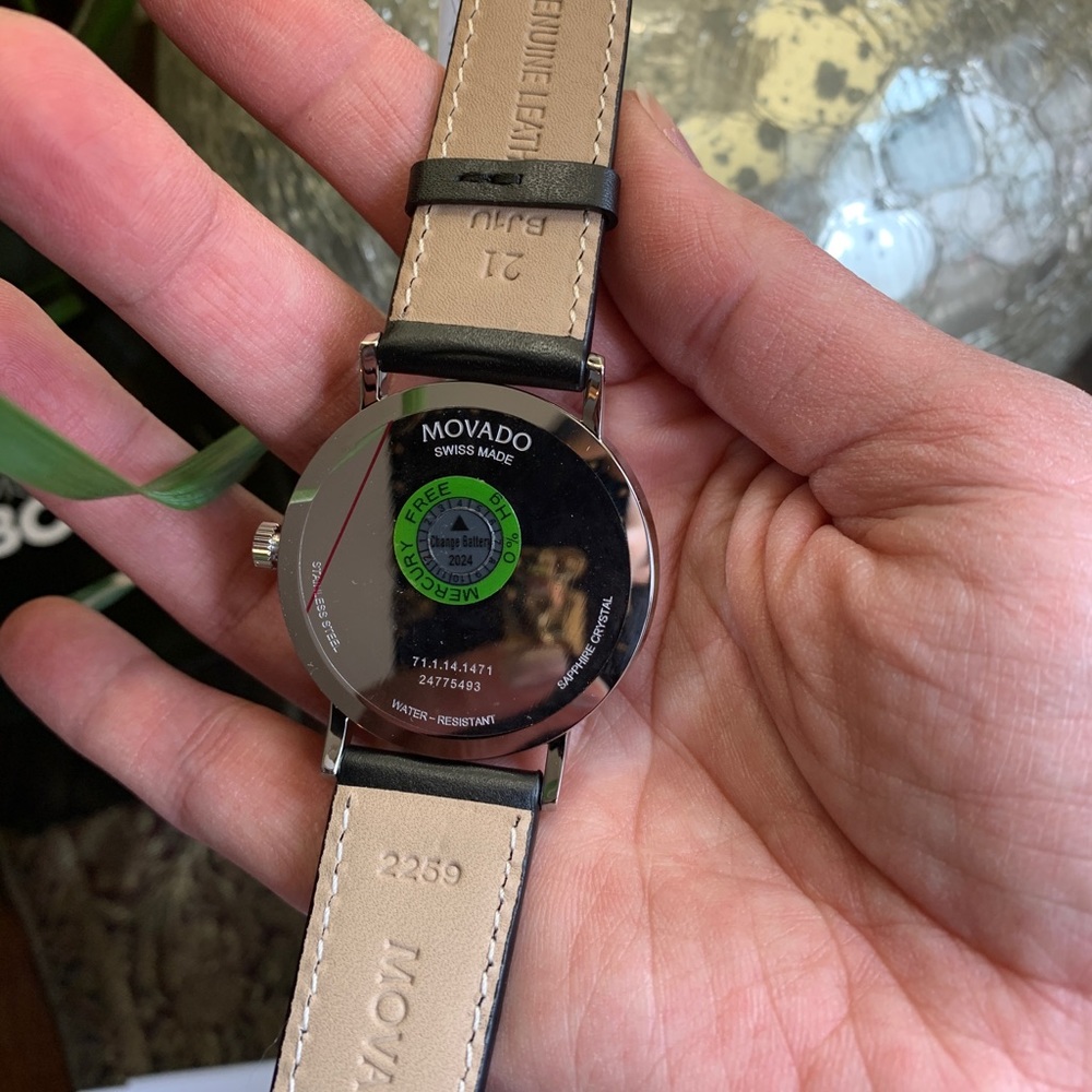 Authentic MOVADO MUSEUM 40 Stainless steel  leather watch - Picture 9 of 11